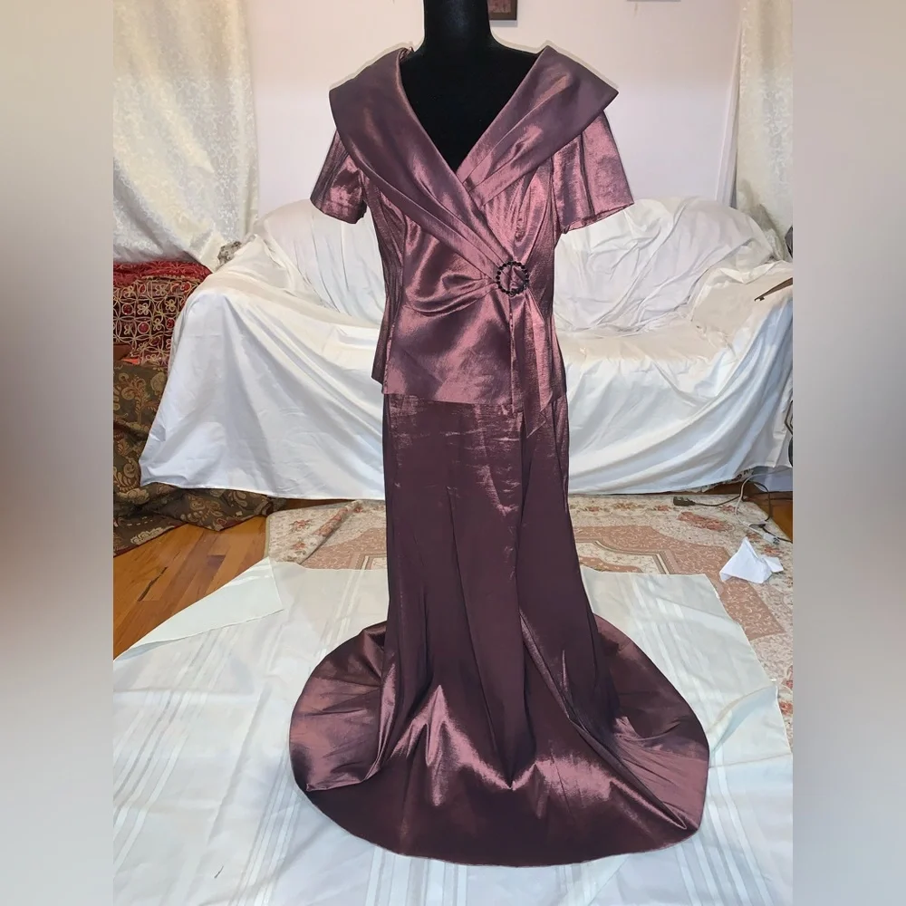Dress - Picture 1 of 4